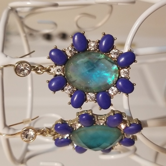 Gorgeous earrings - Picture 2 of 6